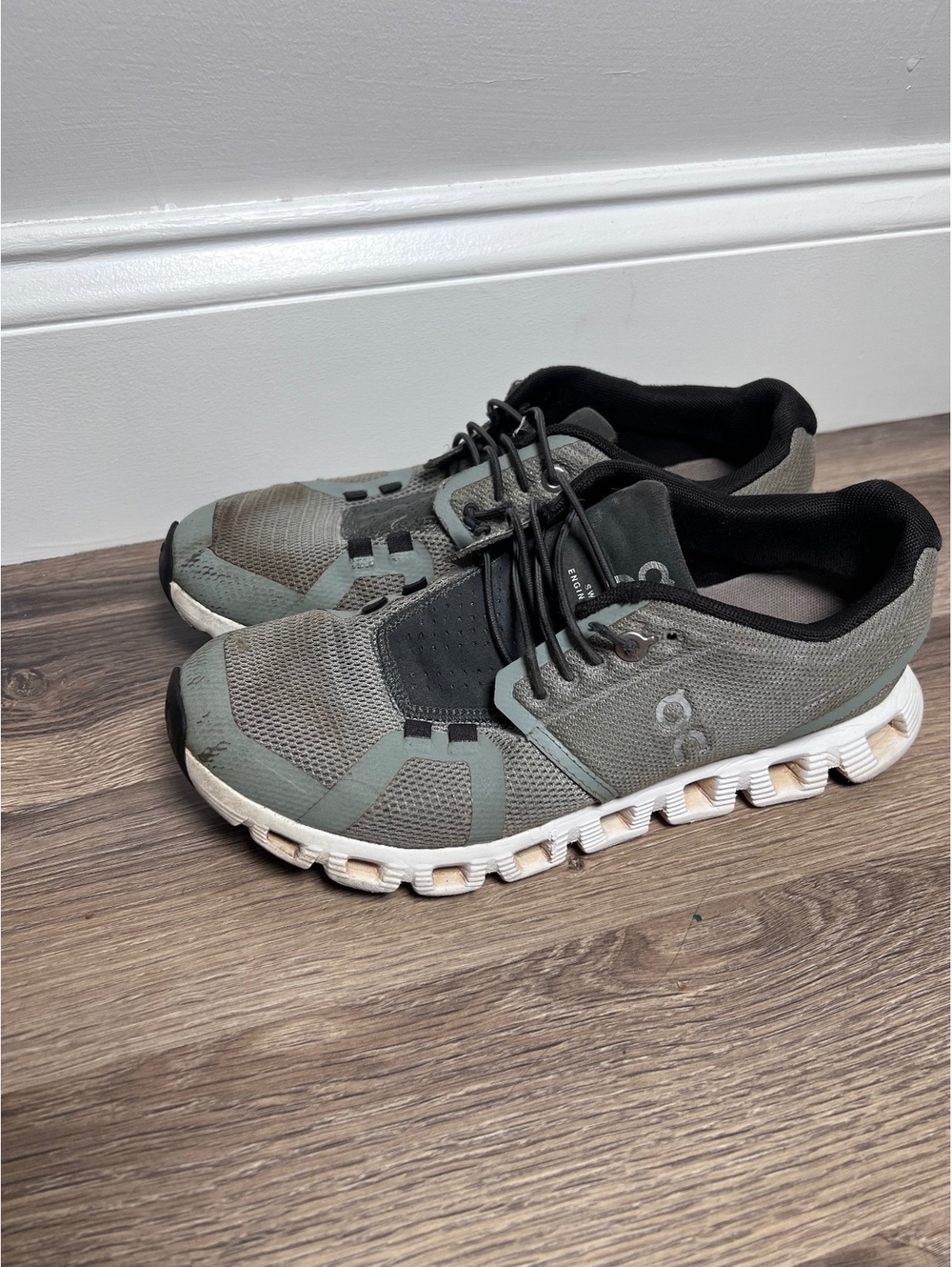 On Cloud Women's Size 7